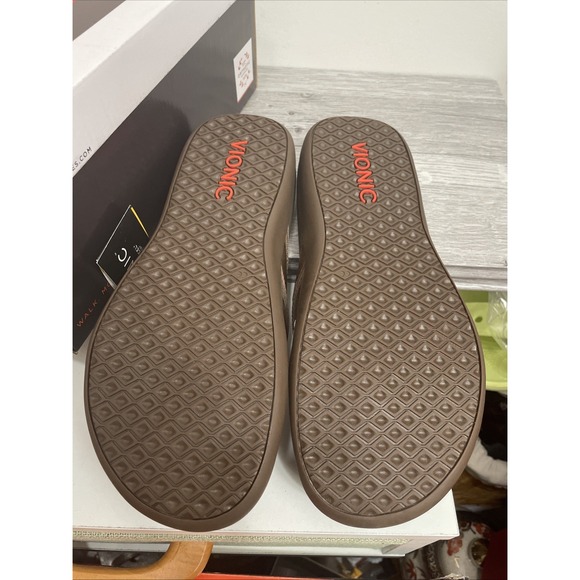 Vionic Tide II Womens Sz 7 Flip Flop Gold Metallic Orthaheel NWT - Picture 5 of 6